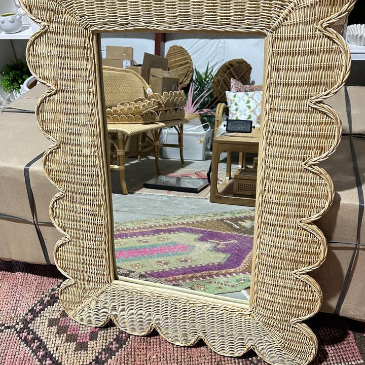 Auden & Avery - Wholesale Wall Mirror - Large Scalloped Mirror4