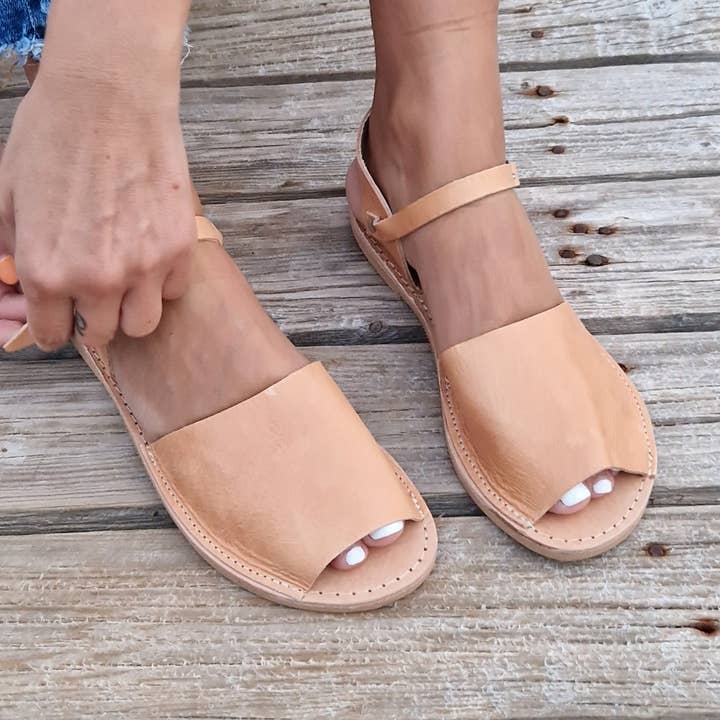 Græske lædersandaler med ankelrem, gladiatorsandaler i antik græsk stil for engroshandel hos Madammeshushu