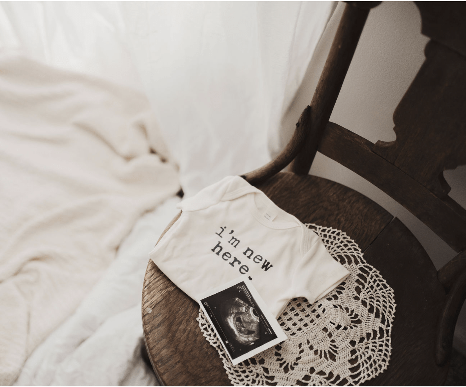 Predeterminado body de bebé gráfico orgánico | soy nuevo aquí de venta al por mayor en Faire2