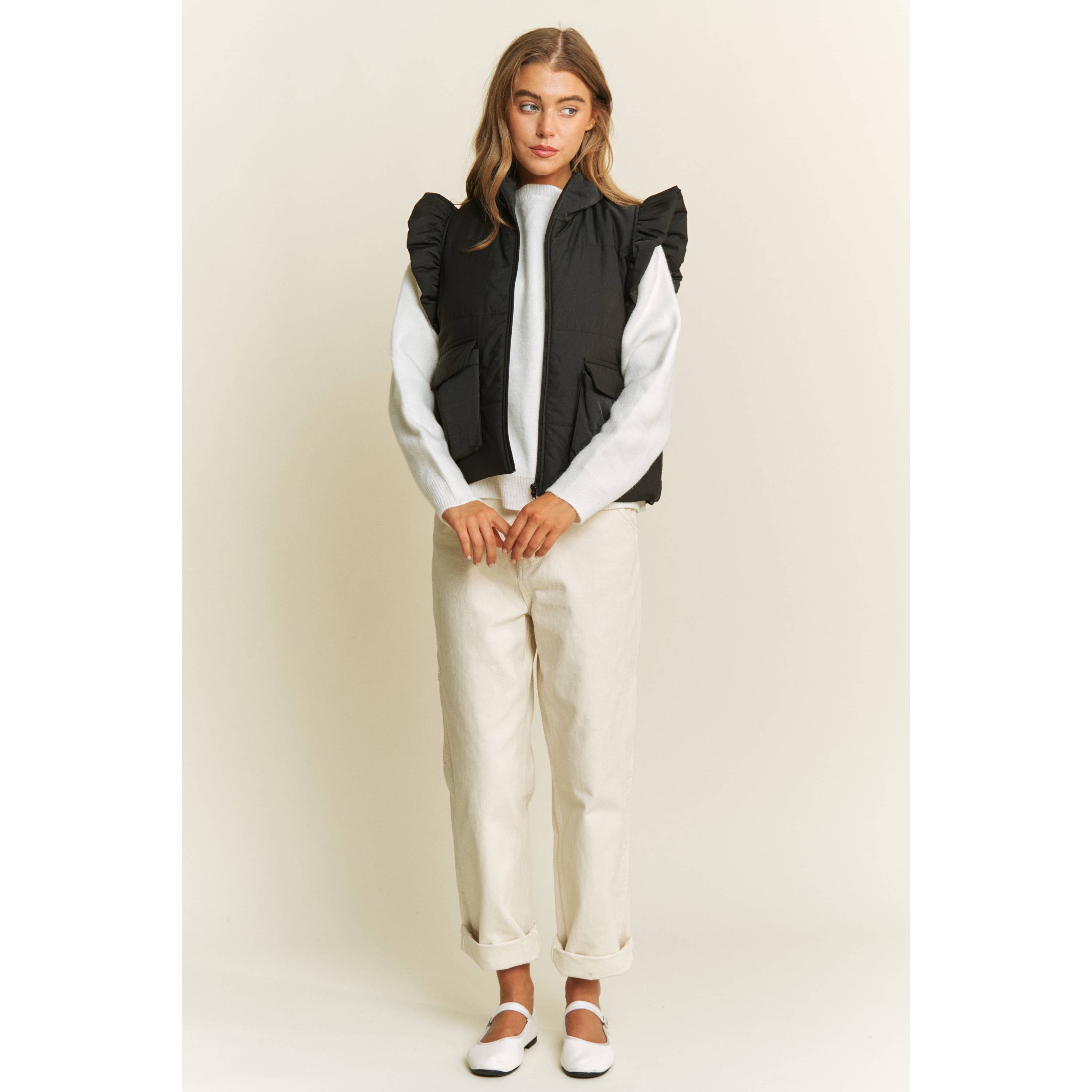 Sweet Generis – wholesale Jacka - Dam – EVERYDAY PUFF VÄSTJACKA MED DRAGKEDJA MED ÄRMHÅLSDETALJER1