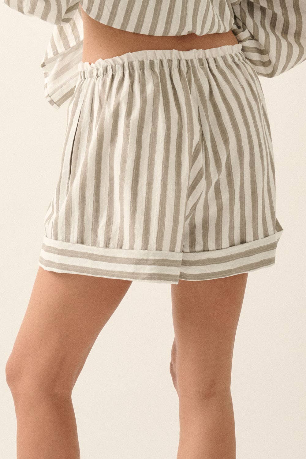 Promesa USA - Wholesale Shorts - Women's - Striped Loose-Fit Wide-Leg Paperbag Shorts14