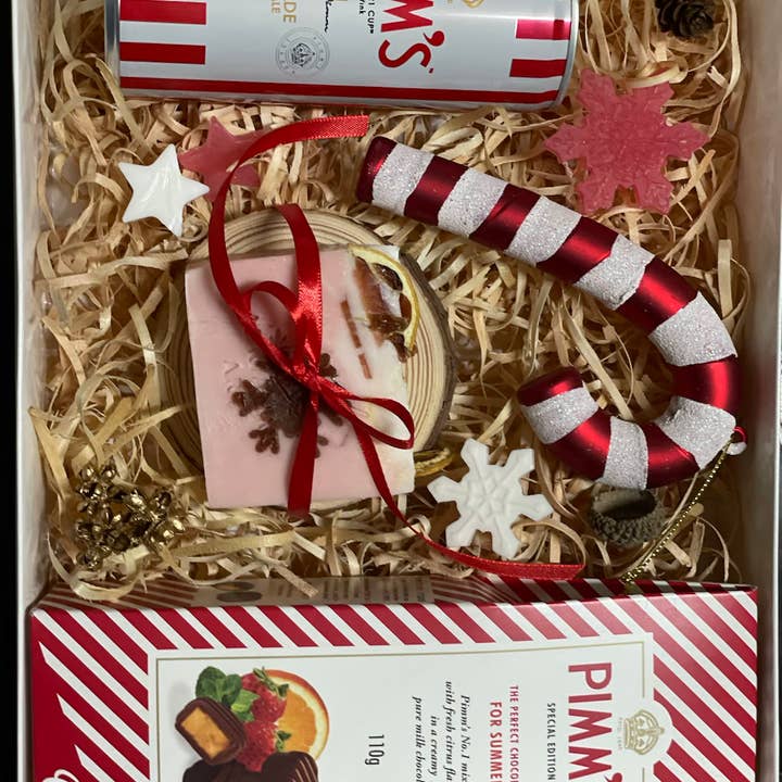 ADRIANA'S ART - HANDMADE ARTISAN PRODUCTS - Wholesale Bath & body set - Pimms Christmas - Deluxe & Handmade Gift Set1