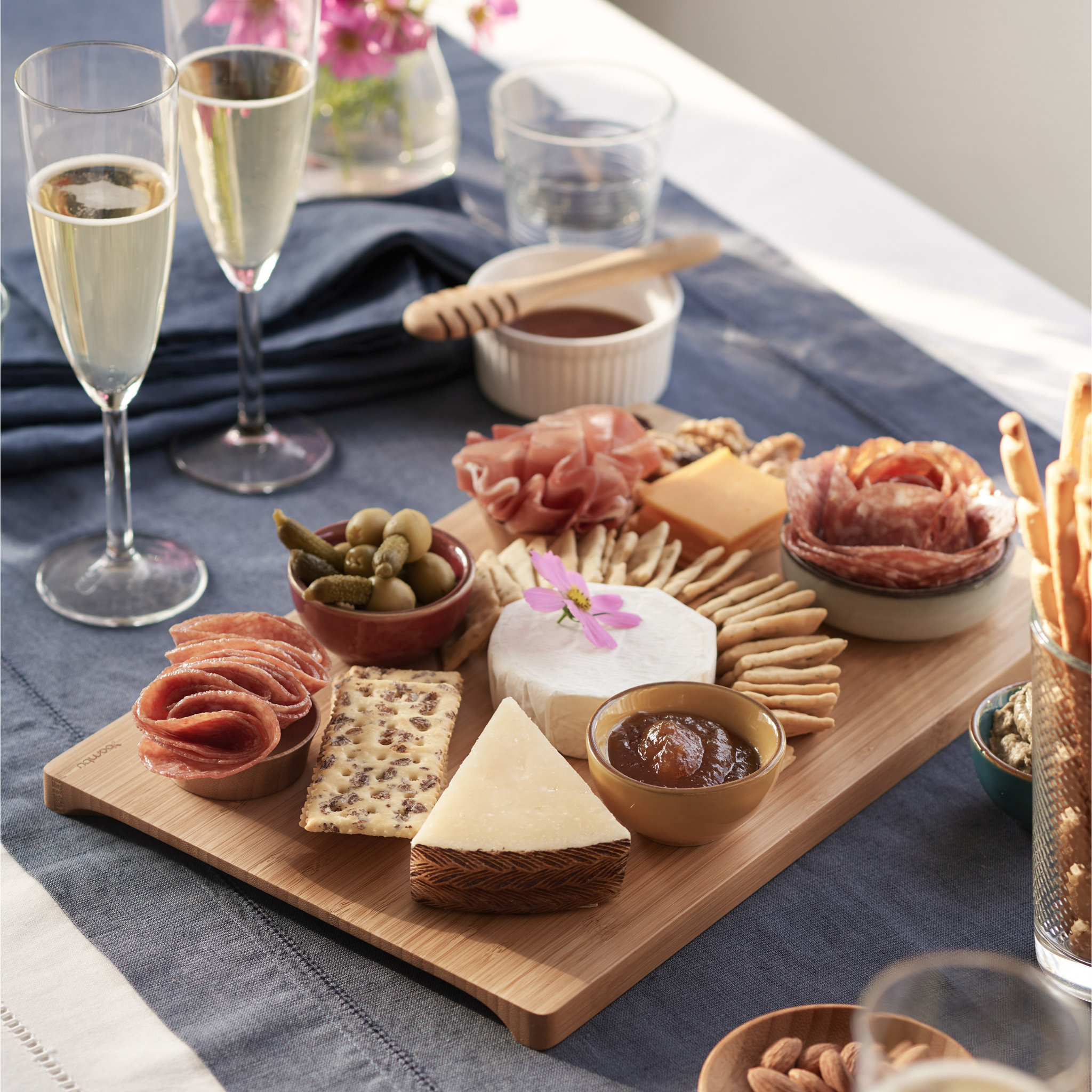 bambu® - Wholesale Cutting Board - Undercut Bamboo Cutting and Serving Board6