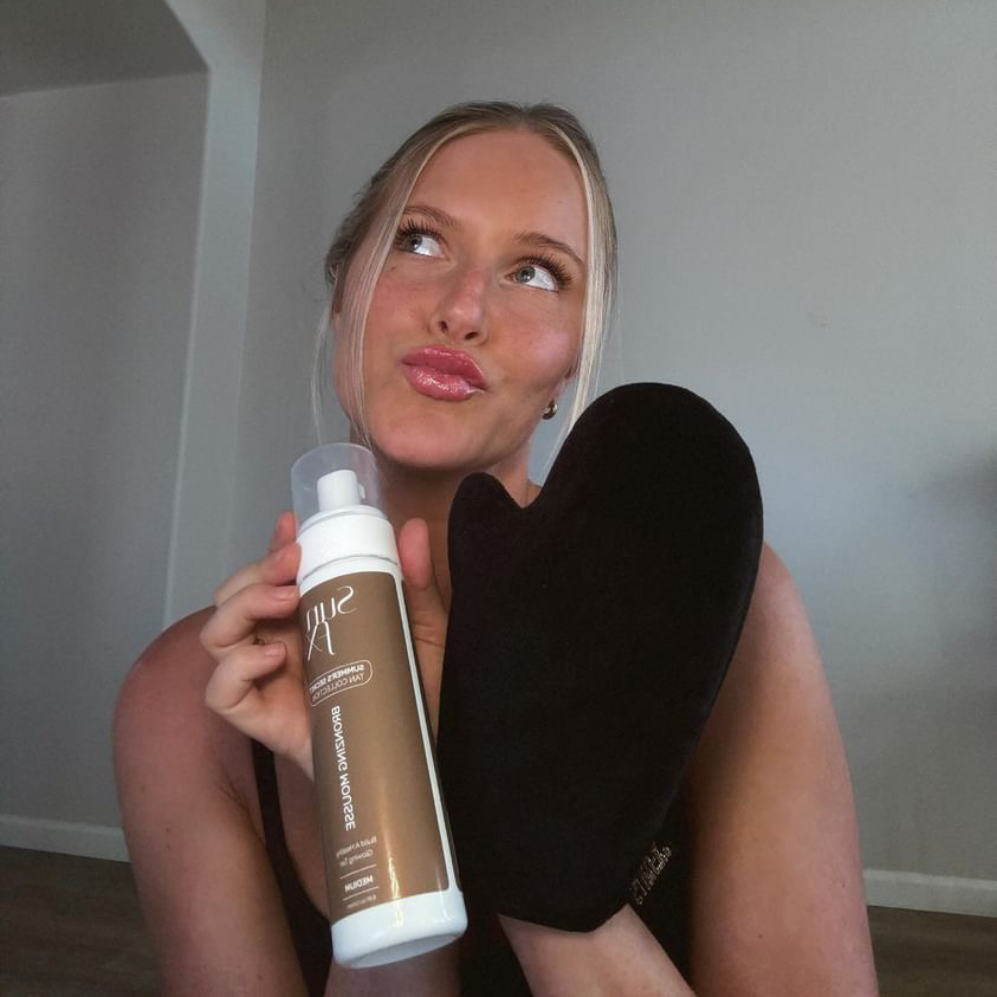 SunFX America LLC - Wholesale Self-Tanner - SunFX Self Tanning Applicator Mitt2