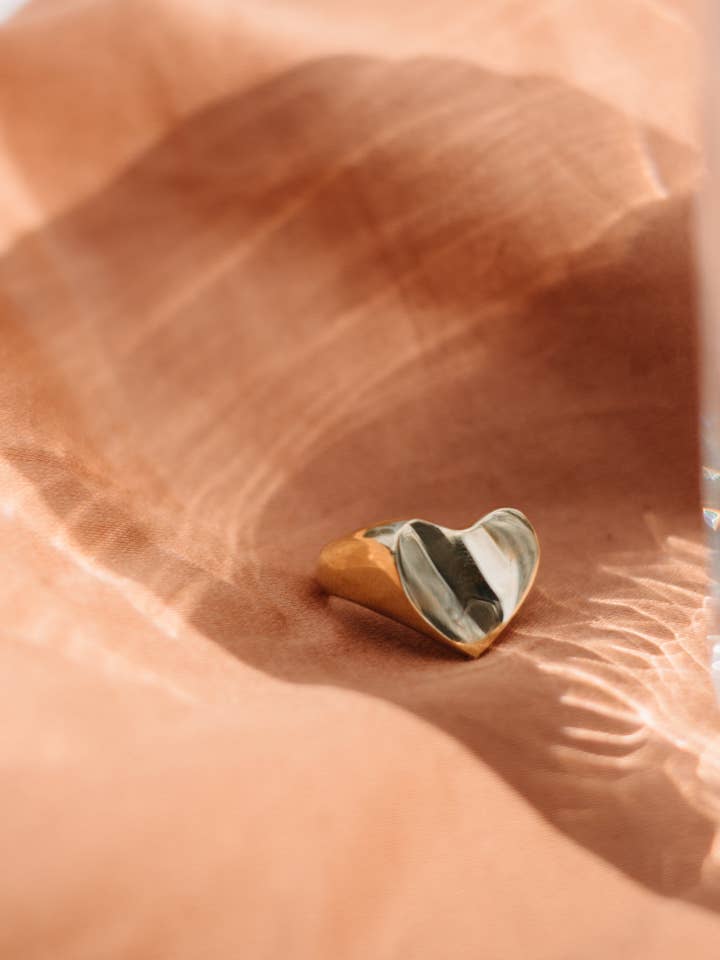 Verona Signet Ring for wholesale by Océanne