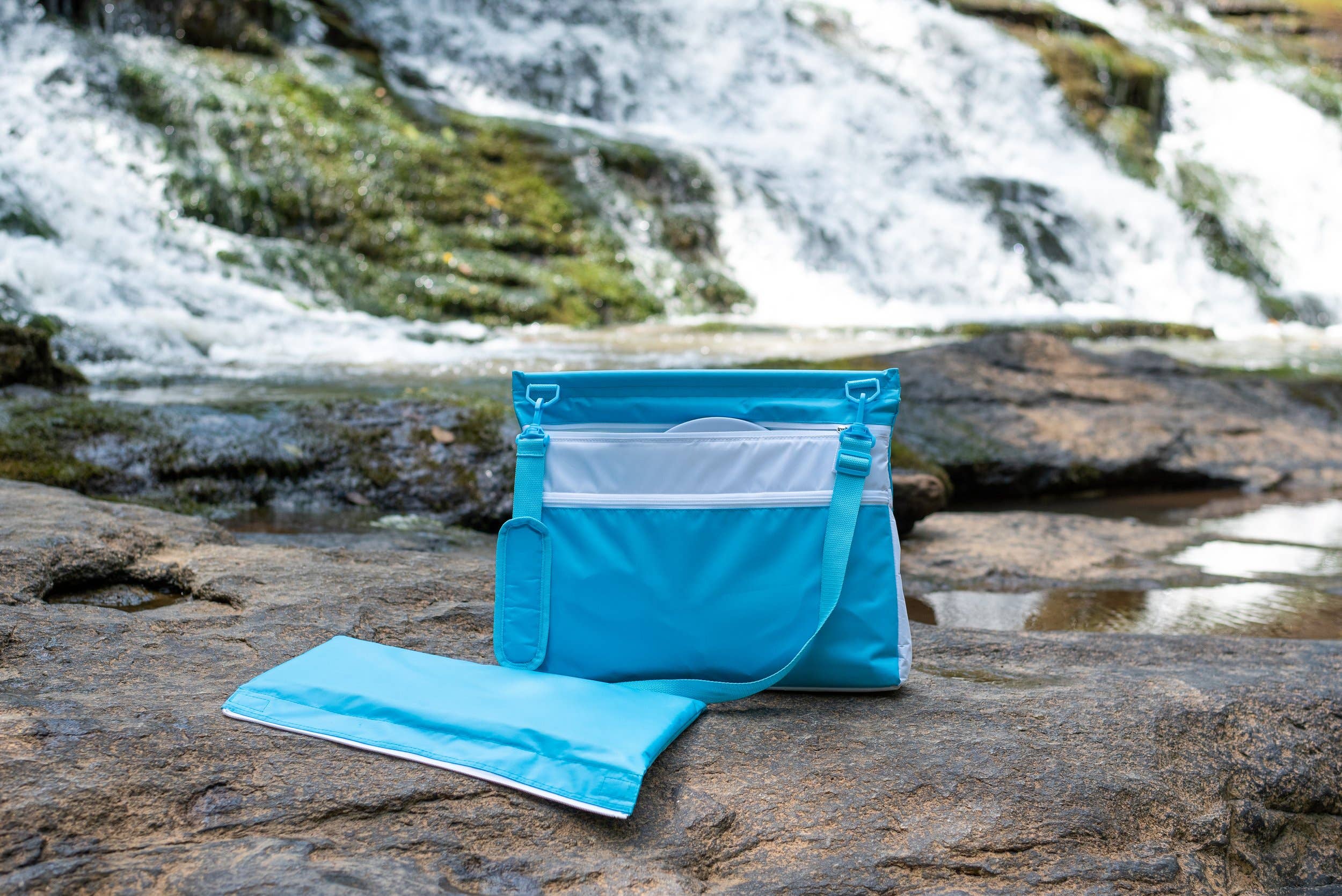 Malibu Beach Gear - Wholesale Cooler/Cooler Bag - Personal Cooler Tote Bag with Pillow & Towel Straps2