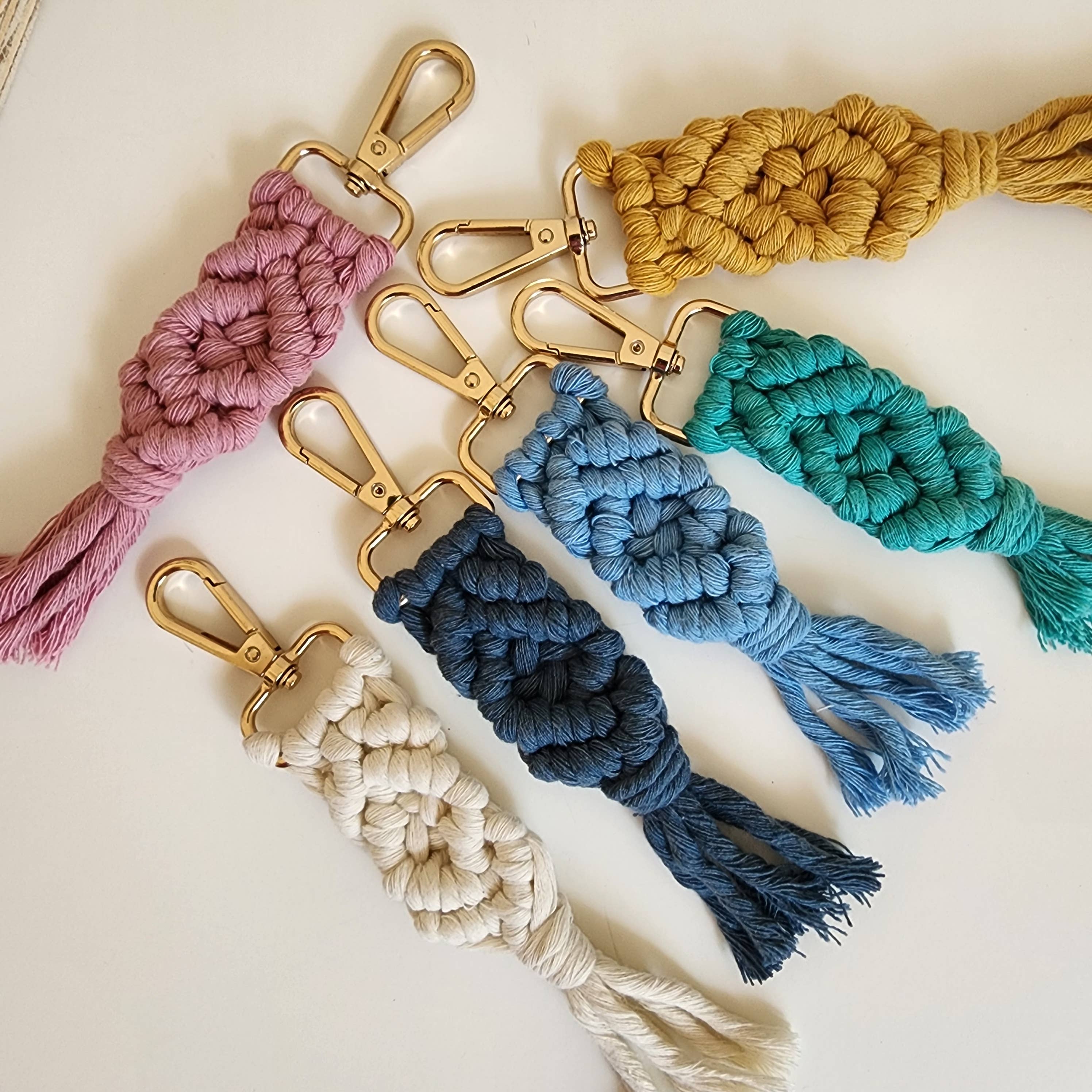 Handmade By Uruba - Wholesale Sleutelhanger - Dames - Macramé katoenen sleutelhanger, boho accessoire voor tas en sleutel5