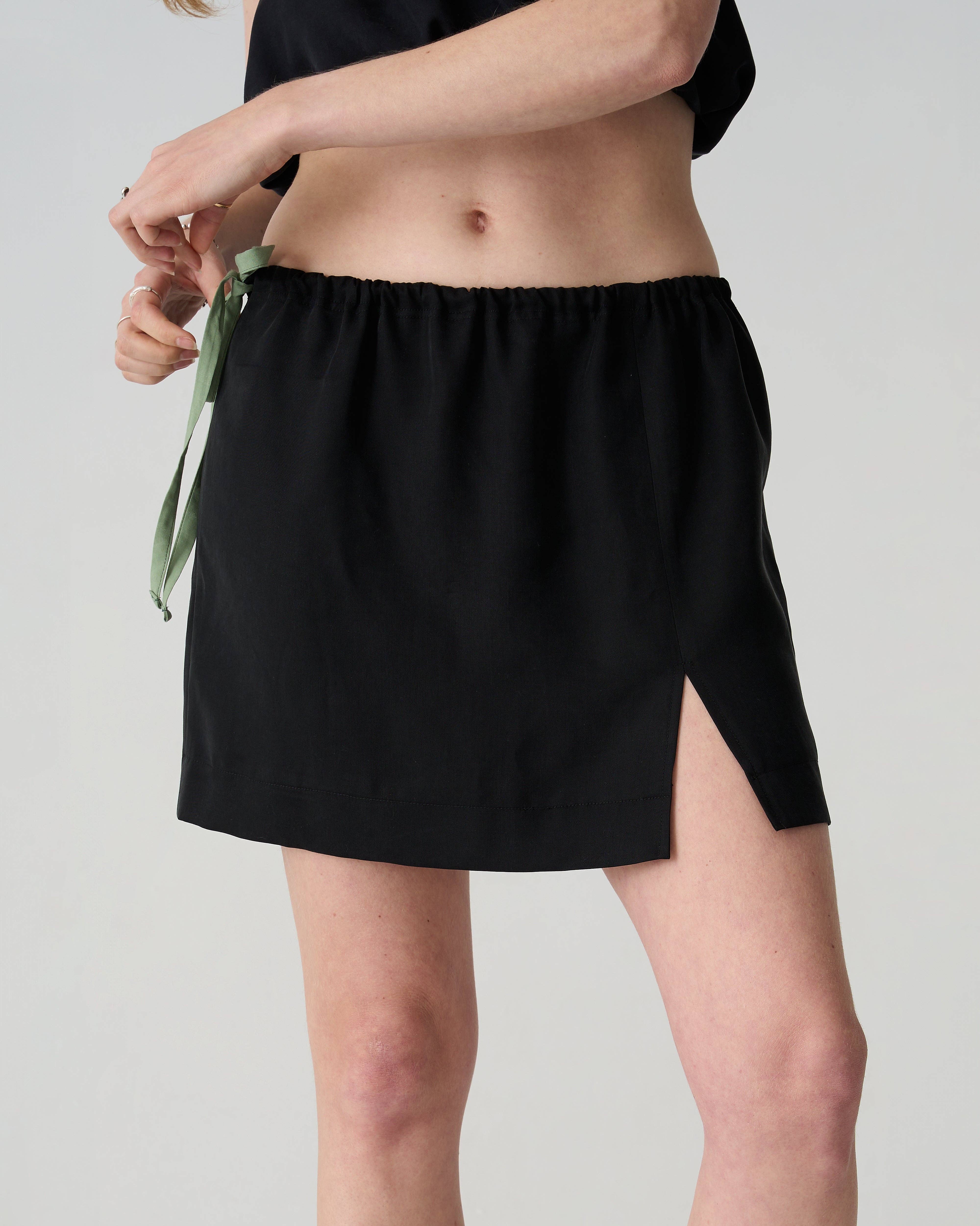 VALERIE C. - Vendita all'ingrosso Gonna - Donna - Gonna corta - nero e salvia6