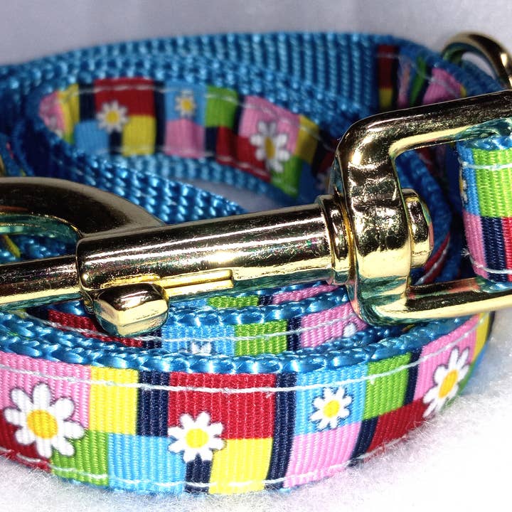 Laisse en nylon « Spring Dassies in Blue » d'une largeur de 1 po pour la vente par Rocky Mountain Leashes
