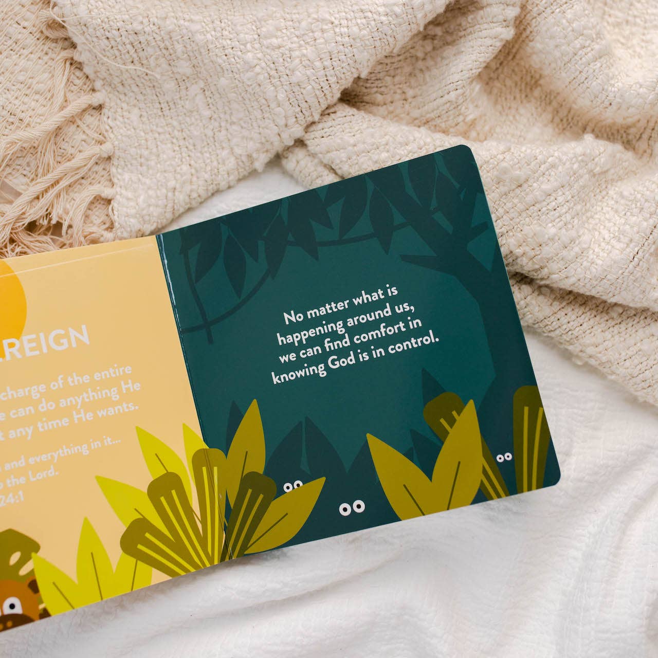 The Daily Grace Co - Vente Livre pour bébés et tout-petits (jusqu'à 2 ans) - Livre de bord Attributs of God Kids1