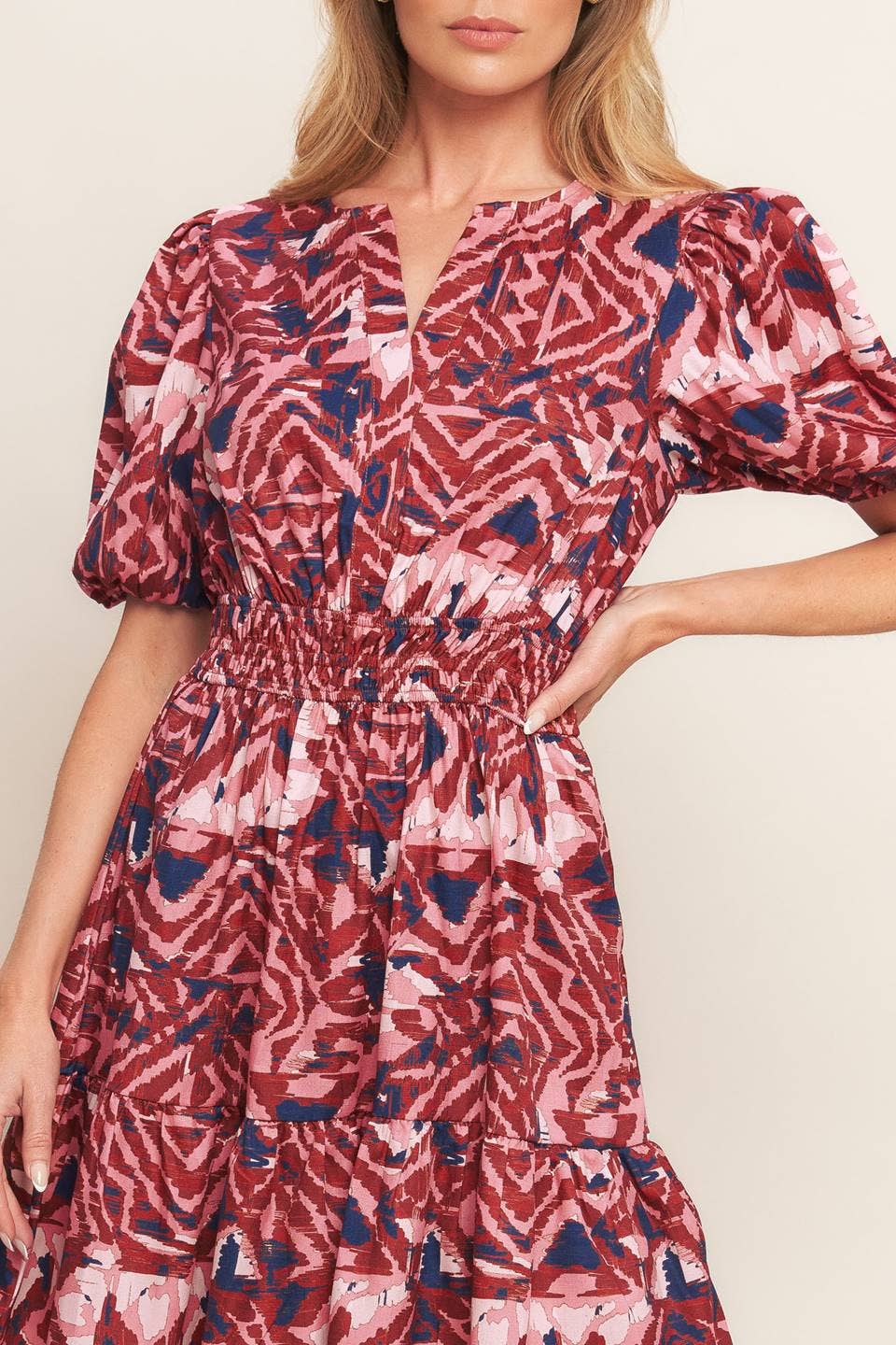 BRUN MARINBLÅ En tryckt vävd miniklänning - ID21505 för wholesale på Faire6