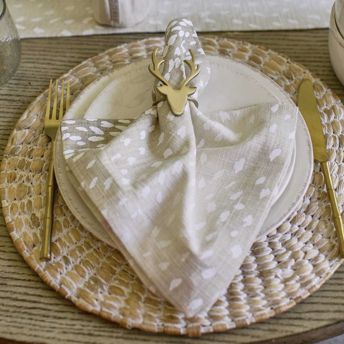 Split P – Engroshandel Servietring – Eva & Co Guld Deer Servietring1