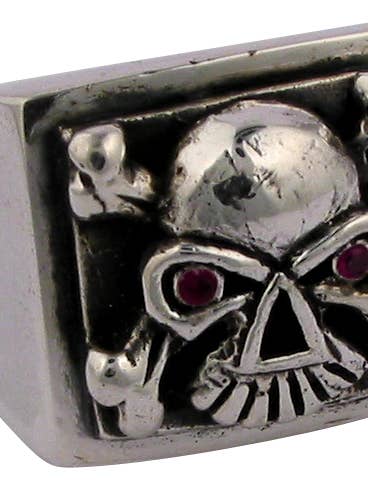 R Flamin' Mad per la vendita all'ingrosso da parte di Femme Metale