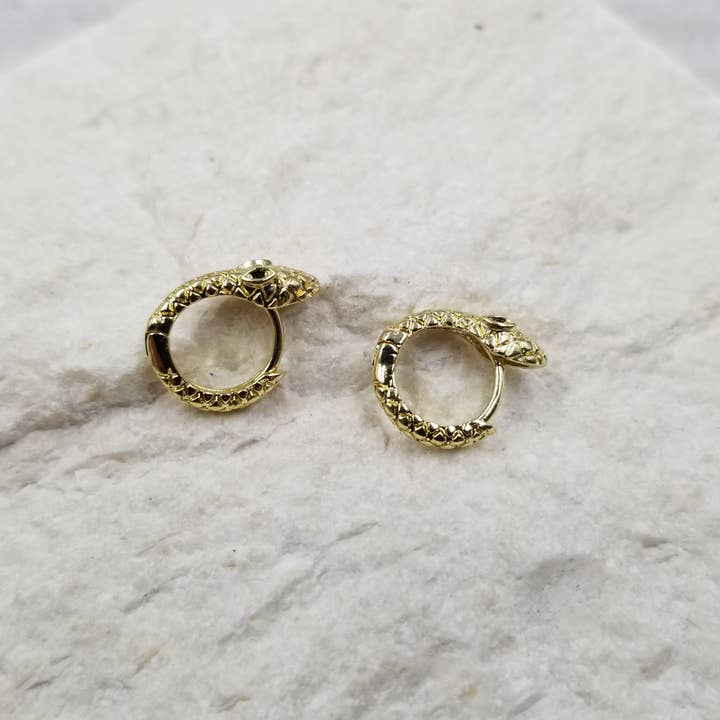Treasure Wholesale – wholesale Hoop earrings – Snake Hoop Earring