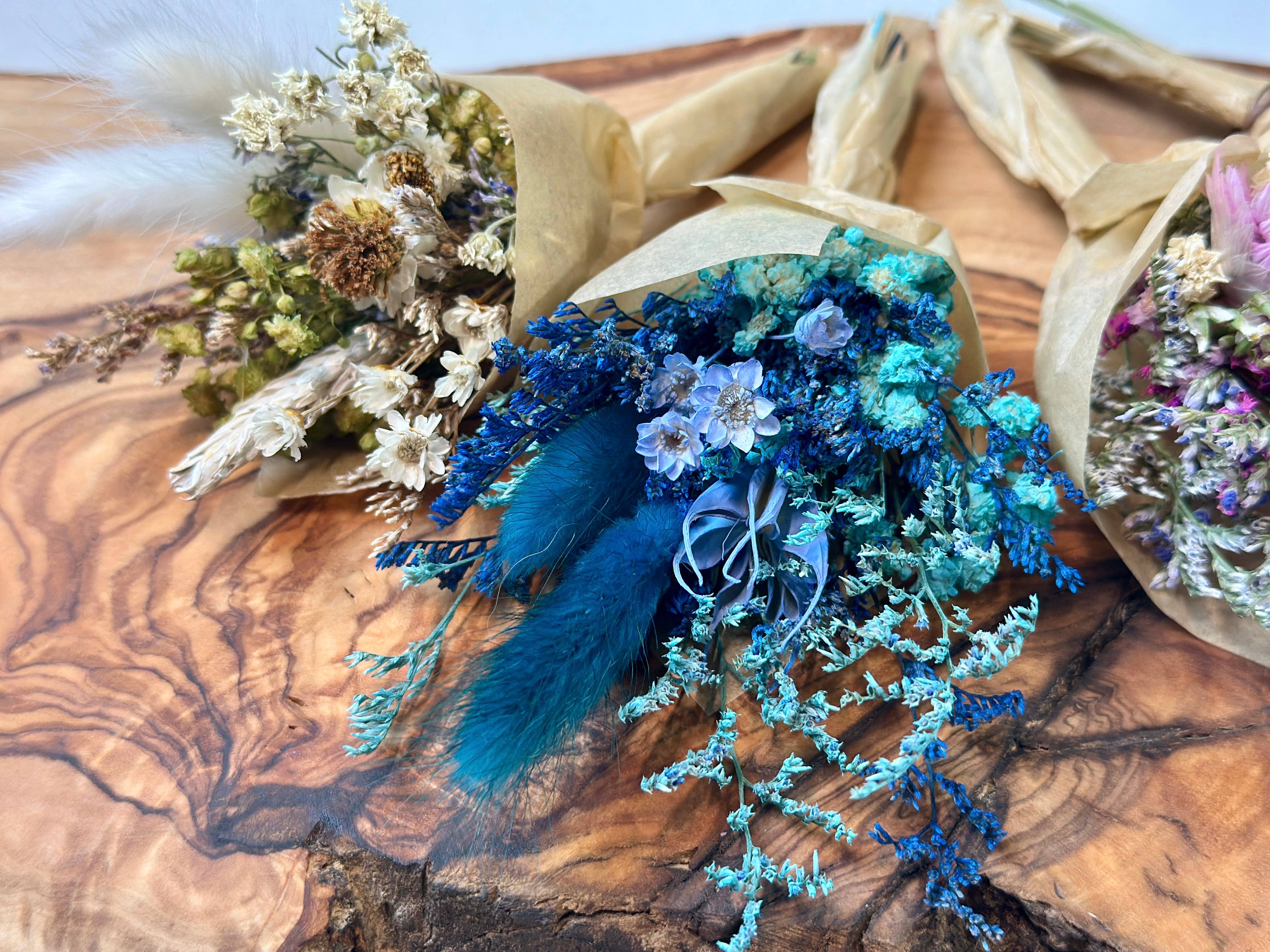 The Gardeners Wife - Wholesale Dried/Pressed Flowers - Dollhouse Bouquet 10