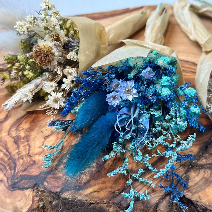 The Gardeners Wife - Wholesale Dried/Pressed Flowers - Dollhouse Bouquet 10