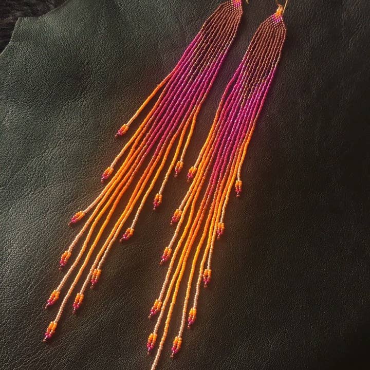 Maui Swan « Summer Heat » ~ Délicate perle en forme de graine de verre en cascade pour la vente par Maui Swan Designs