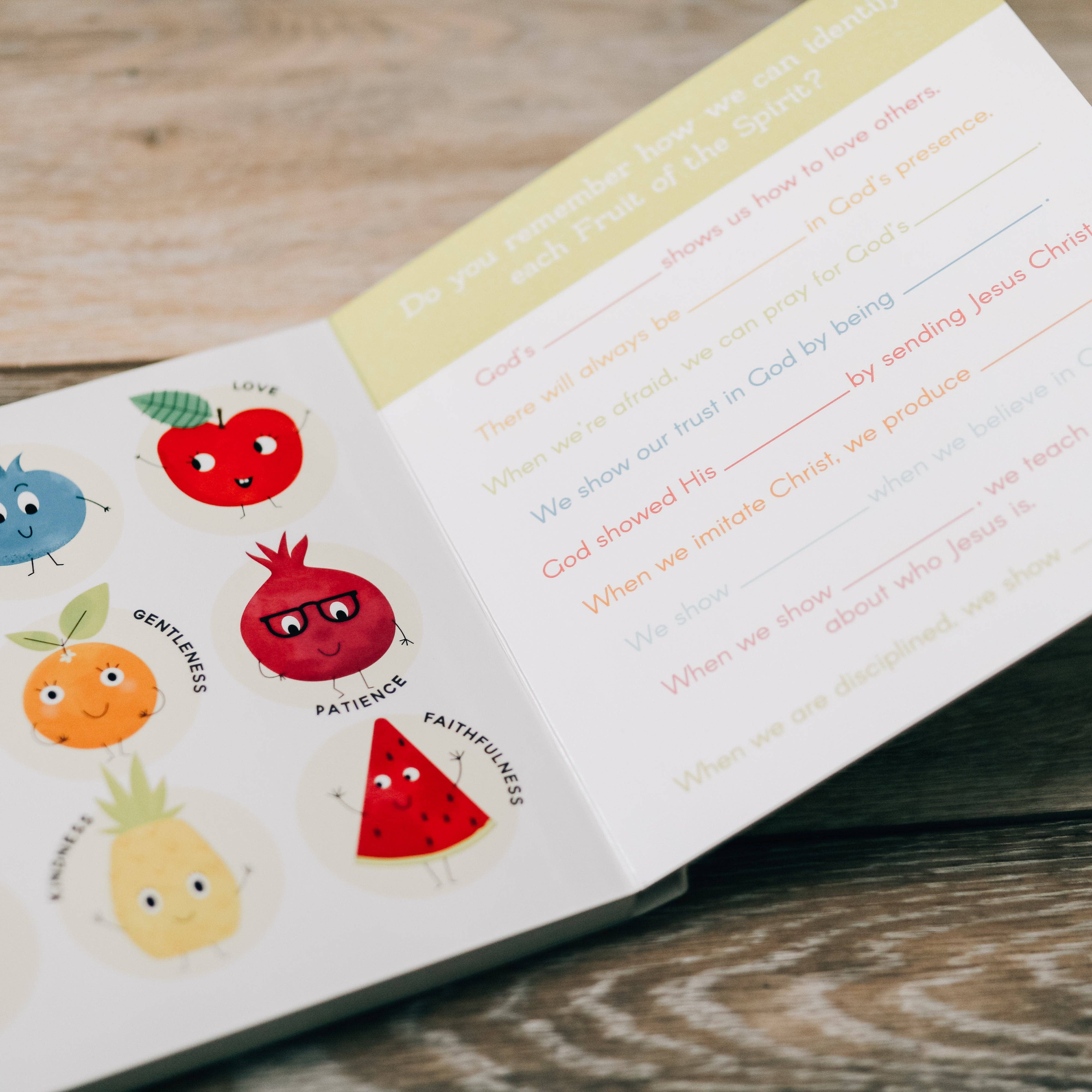 The Daily Grace Co - Vente Livre pour bébés et tout-petits (jusqu'à 2 ans) - Livre de bord Le fruit de l'esprit3
