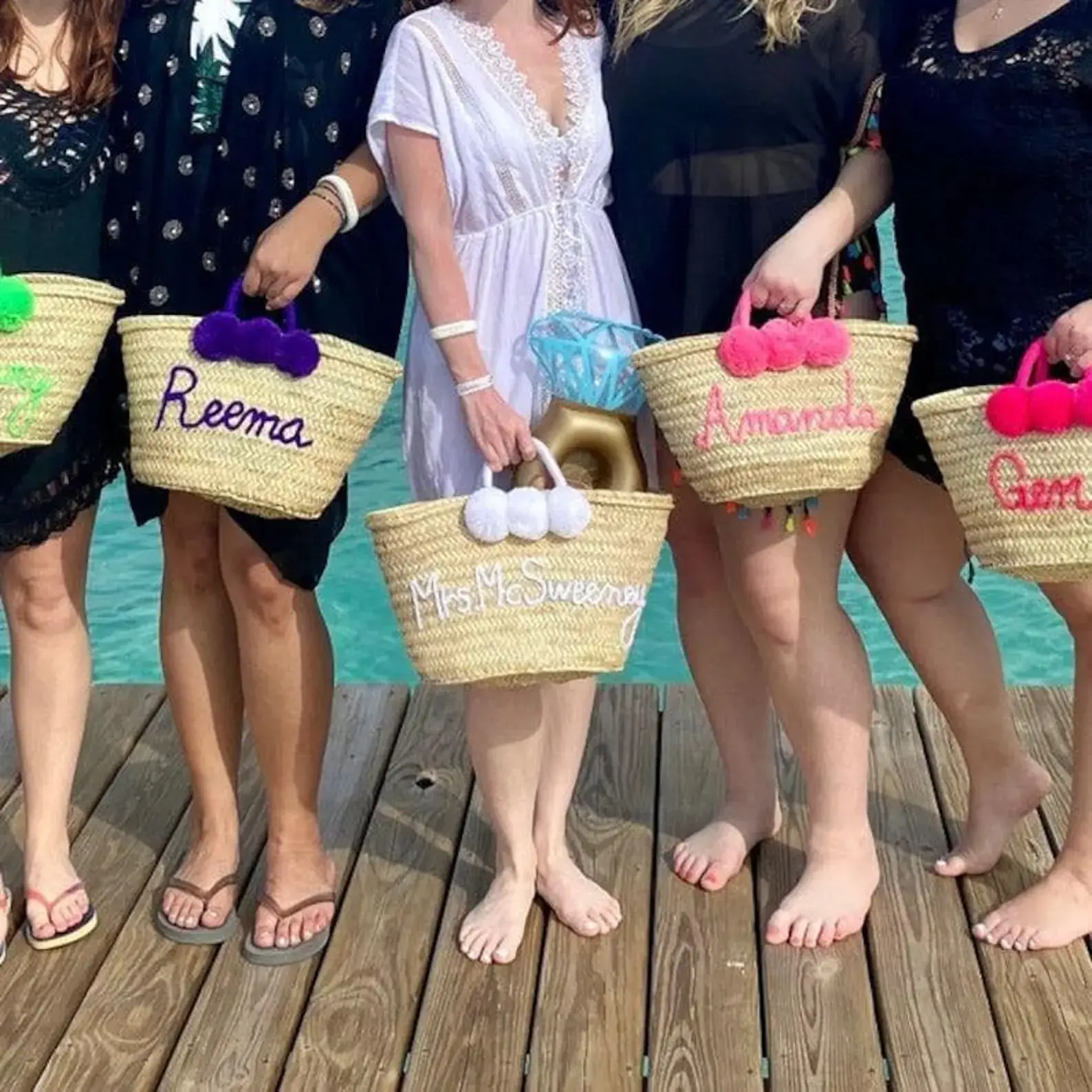 DarKech – wholesale Strandväska – Personlig halmväska med monogram och tofsar1