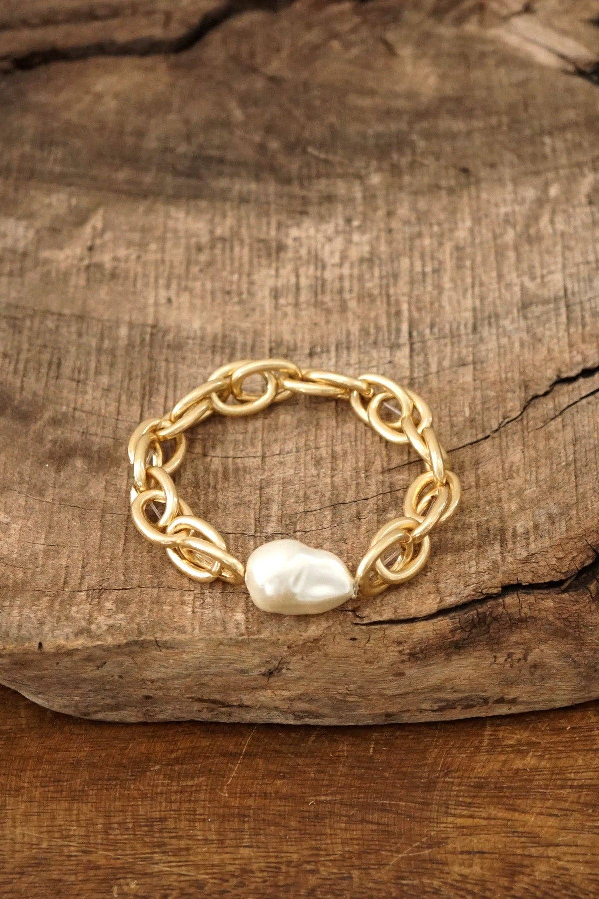 PennyLine inc - Wholesale Link & Chain Bracelet - Chunky Chain with a large pearl Bracelet in Worn Gold4