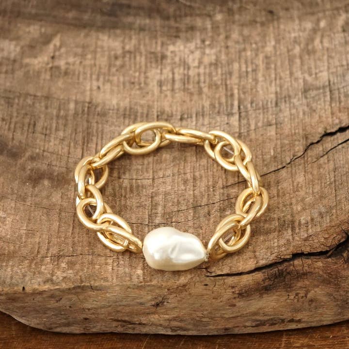 PennyLine inc - Wholesale Link & Chain Bracelet - Chunky Chain with a large pearl Bracelet in Worn Gold4