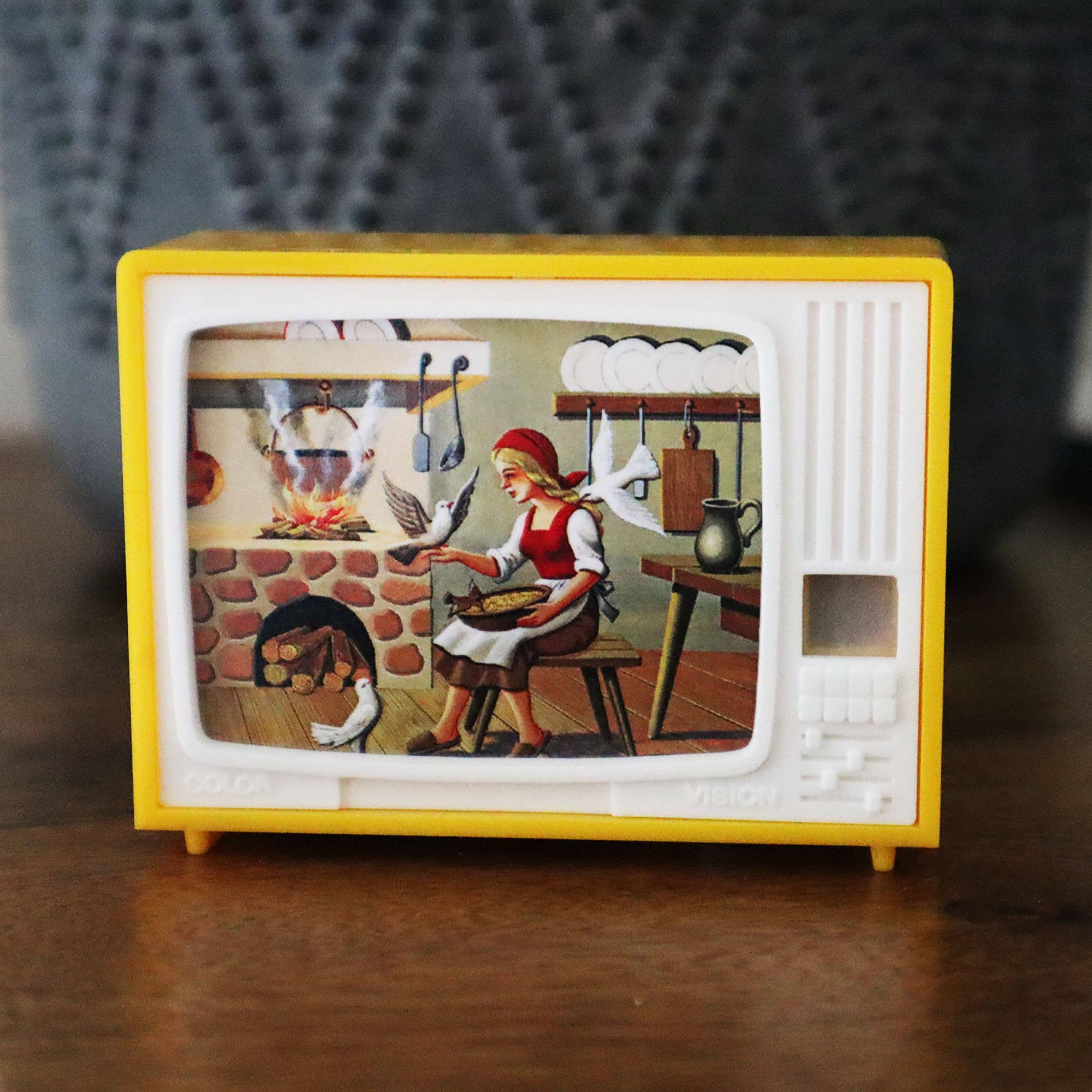 Tribal Trade GmbH - Wholesale Decorative Figurine - Watch click television fairy tale Cinderella4