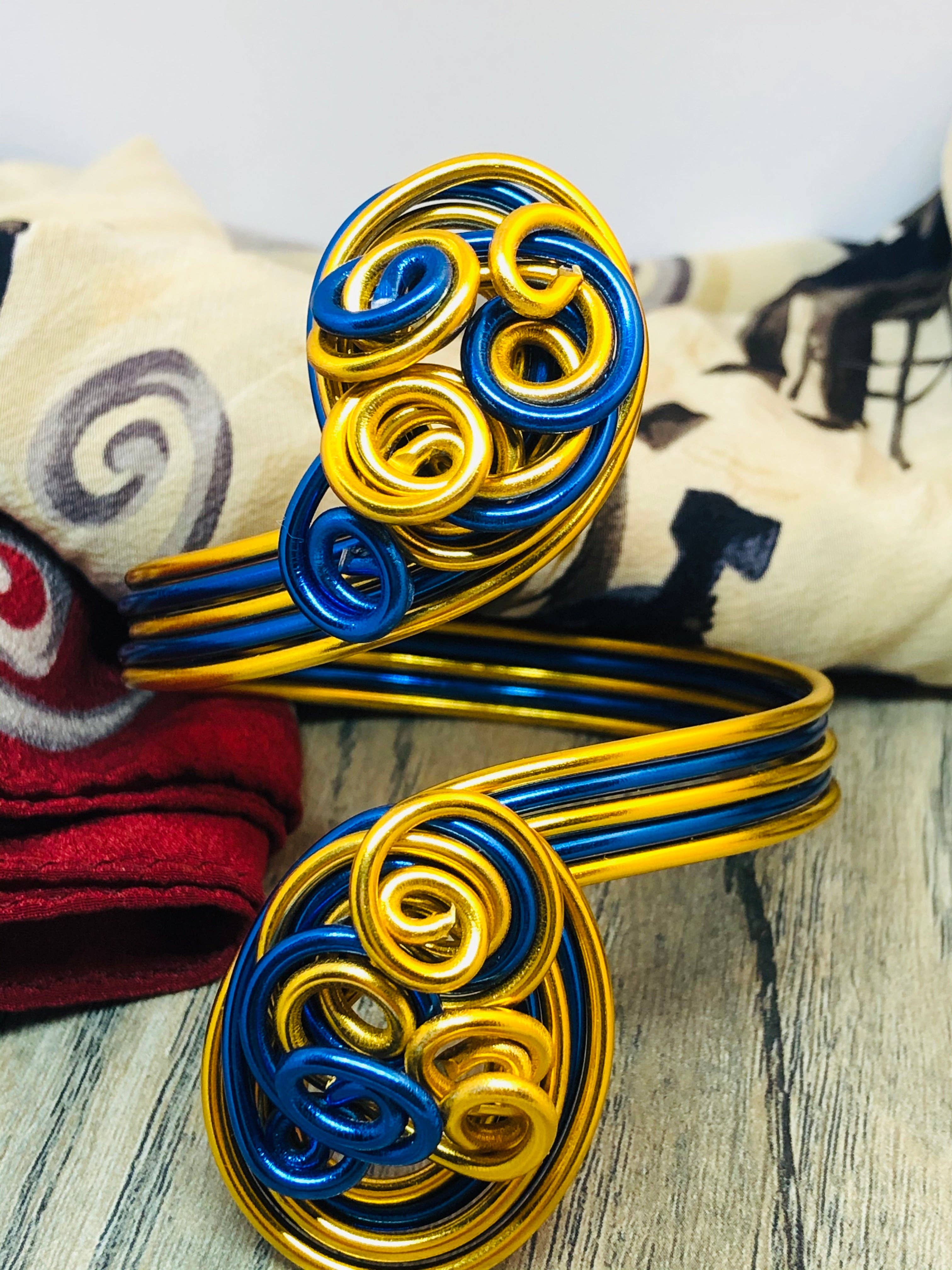 Jewelry With Me – Großhandel Manschettenarmband – Sigma Gamma Rho Blau und Gold Armreif3