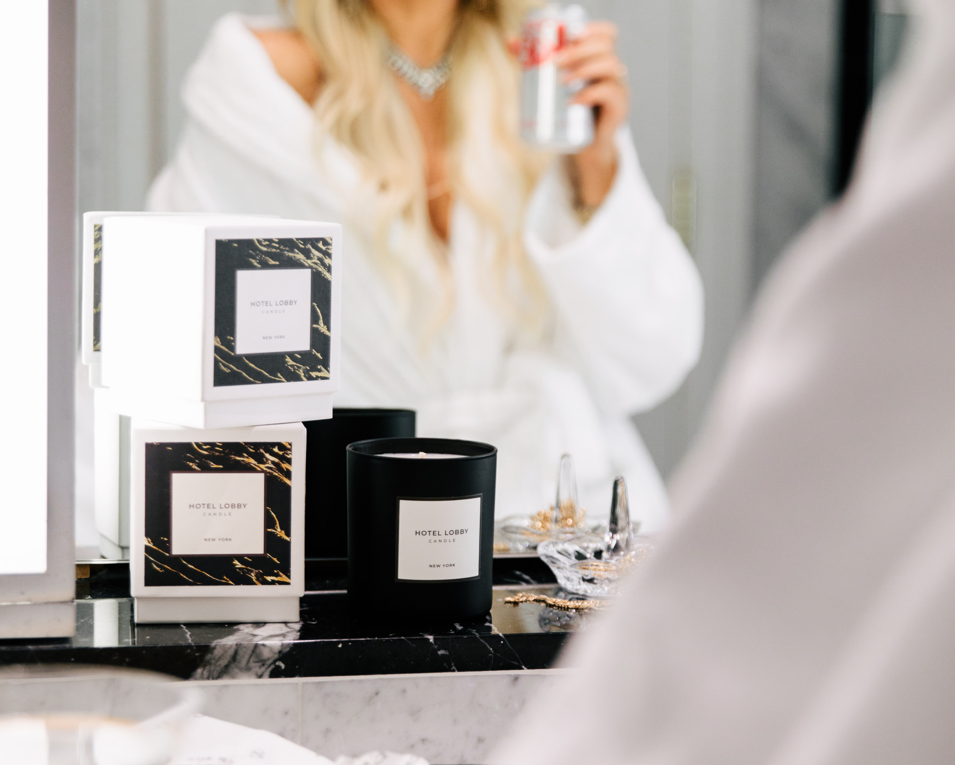 Hotel Lobby Candle - Wholesale Jar/Filled Candle - New York - Luxury Fall Scented Soy Candle - 9.75 oz4