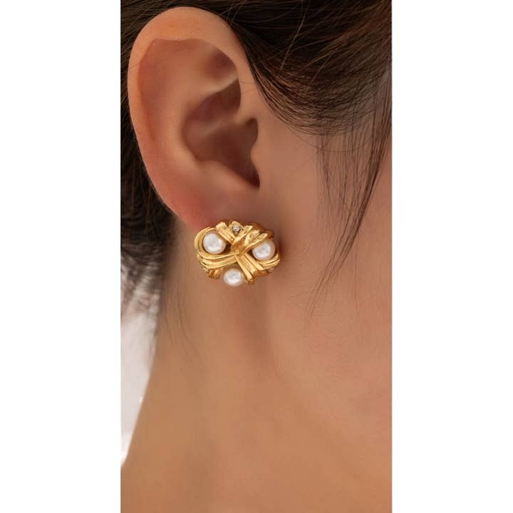 KMs GEMs - Wholesale Stud/Post Earrings - Pearl Cluster Stud Earrings1