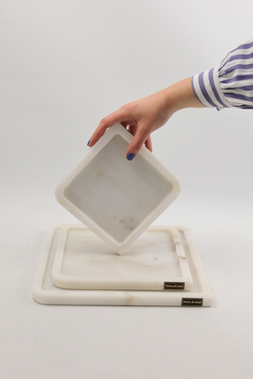 PIETRA DI CASA - Wholesale Decorative Tray - PAPA ALANA Square - Natural Stone Tray in Volakas Marble5