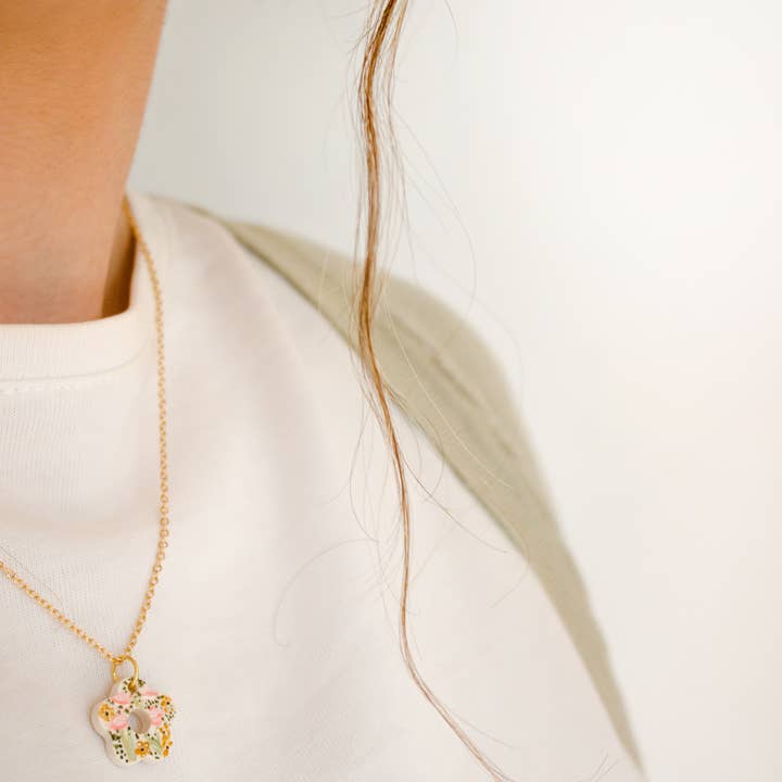 Collar Flor Pintada Oro para venta al por mayor de Laura Jade