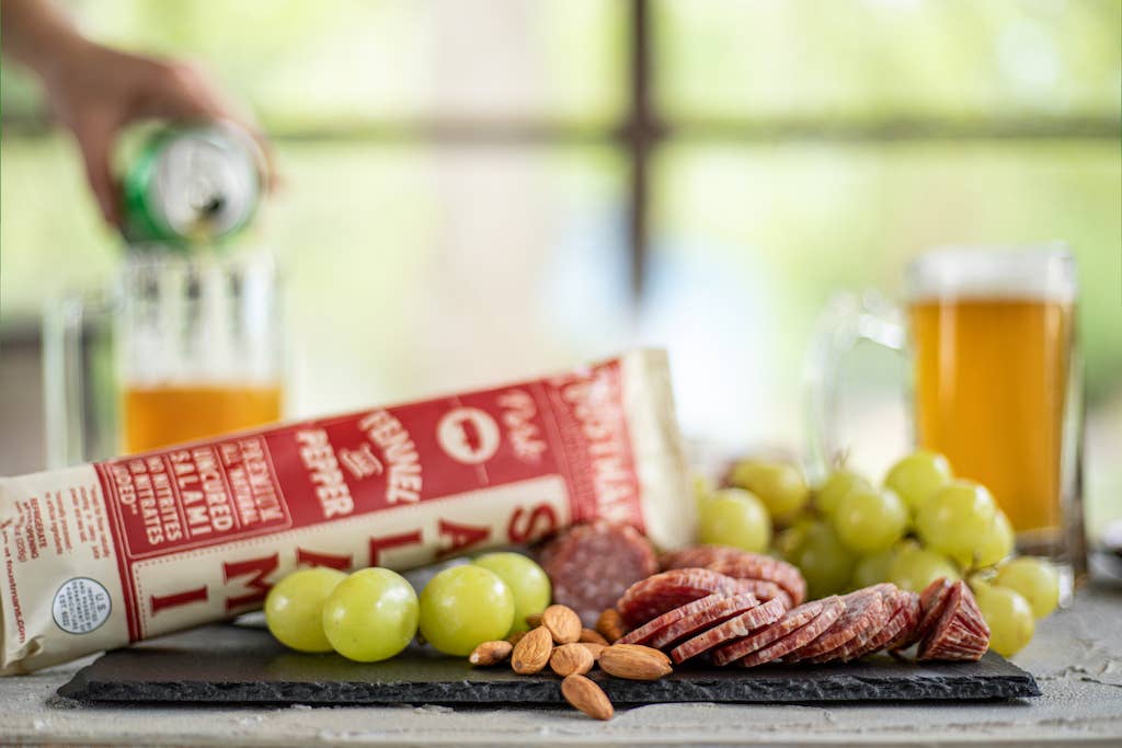 Foustman's Salami - Vente Salamis - PORC FENOUIL ET POIVRE | SALAMI NON SALÉ ENTIÈREMENT NATUREL FOUSTMAN'S2