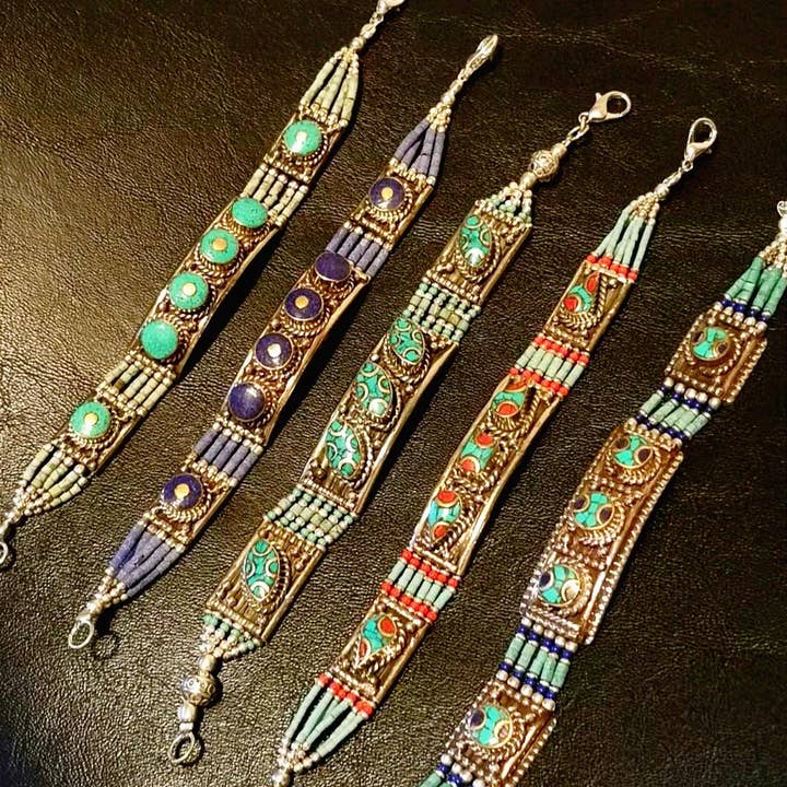 Unique Brand – Großhandel Perlenarmband – Original GOA handgefertigte Armbänder1