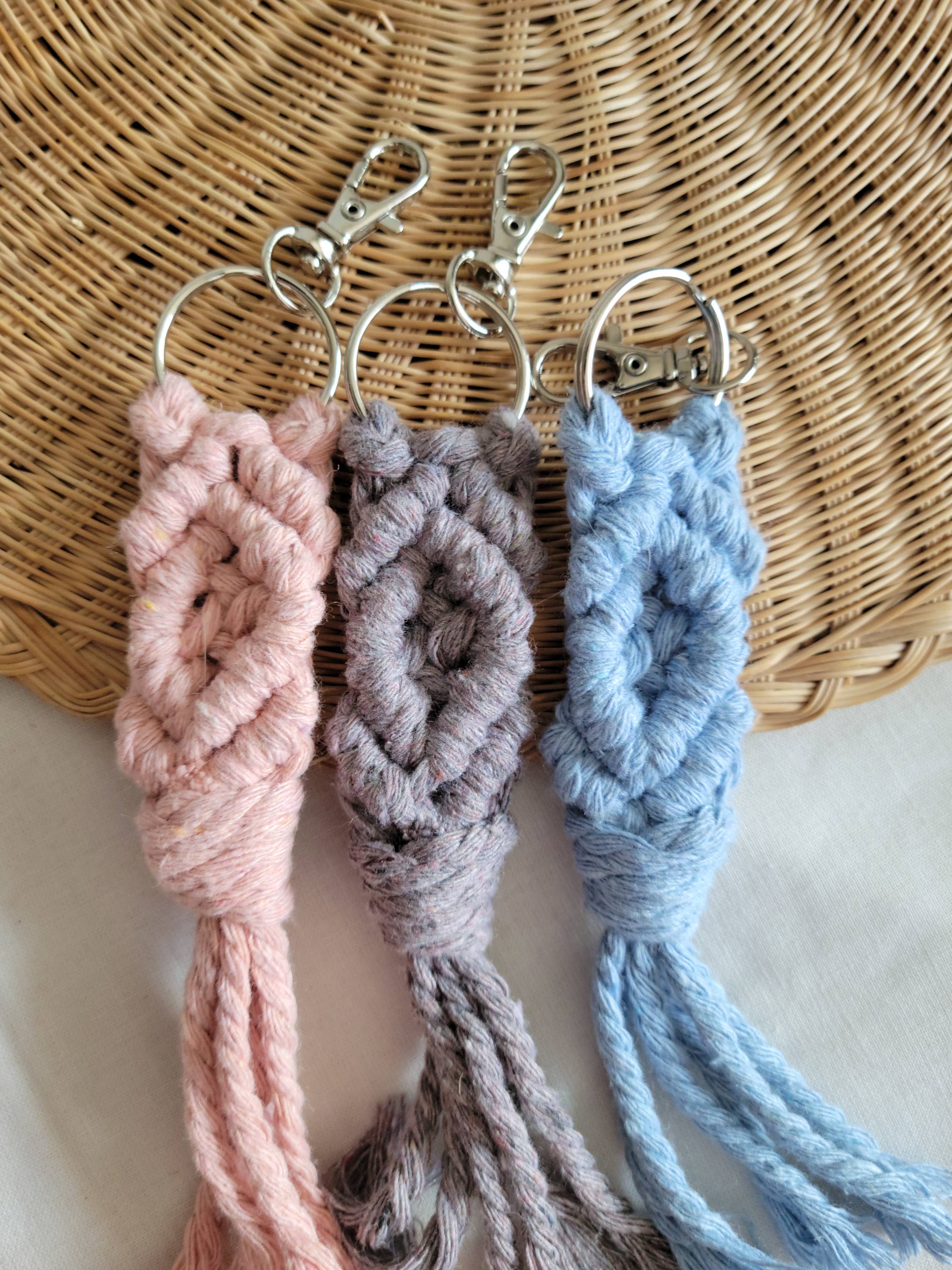 Ruby Moon Decor – Engroshandel Nøglering - Dame – Macrame Boho Nøgleringe, 18 farver6