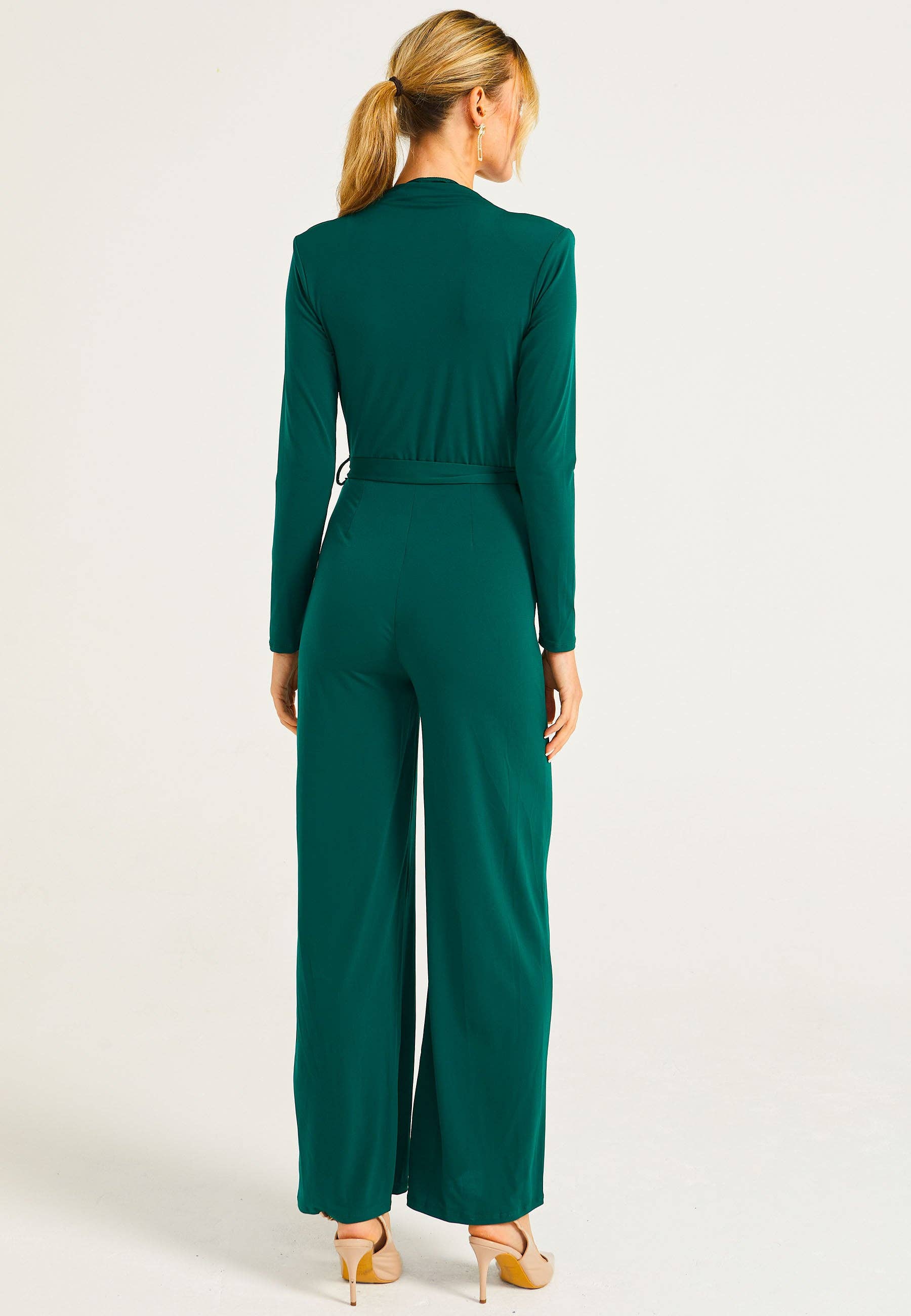 ANGELEYE – wholesale Jumpsuit – Women's – Plunge Neck Wide Leg Jumpsuit With Long Sleeves in Green2