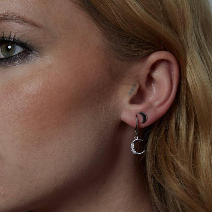 Pendientes de plata de ley 925 con forma de gota de luna y cristal para venta al por mayor de ARTEMIS