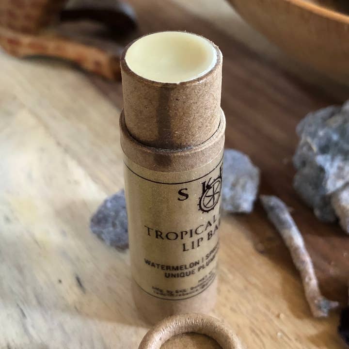 Bálsamo Labial Tropical Hidratante com Cacau, Banana e Melancia por atacado de SKEI Botanicals