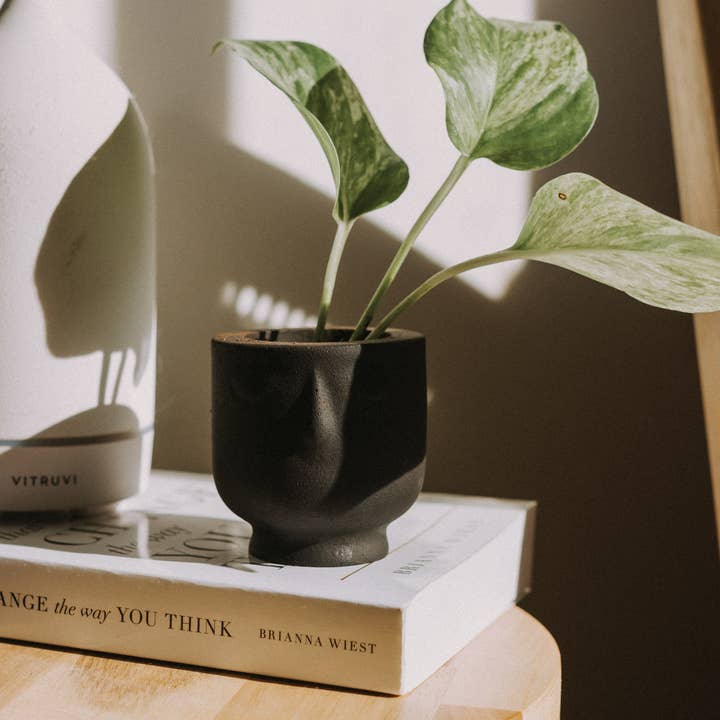 Janet Gwen - Wholesale Plant Pot - Mini Concrete Face Planter in Noir1