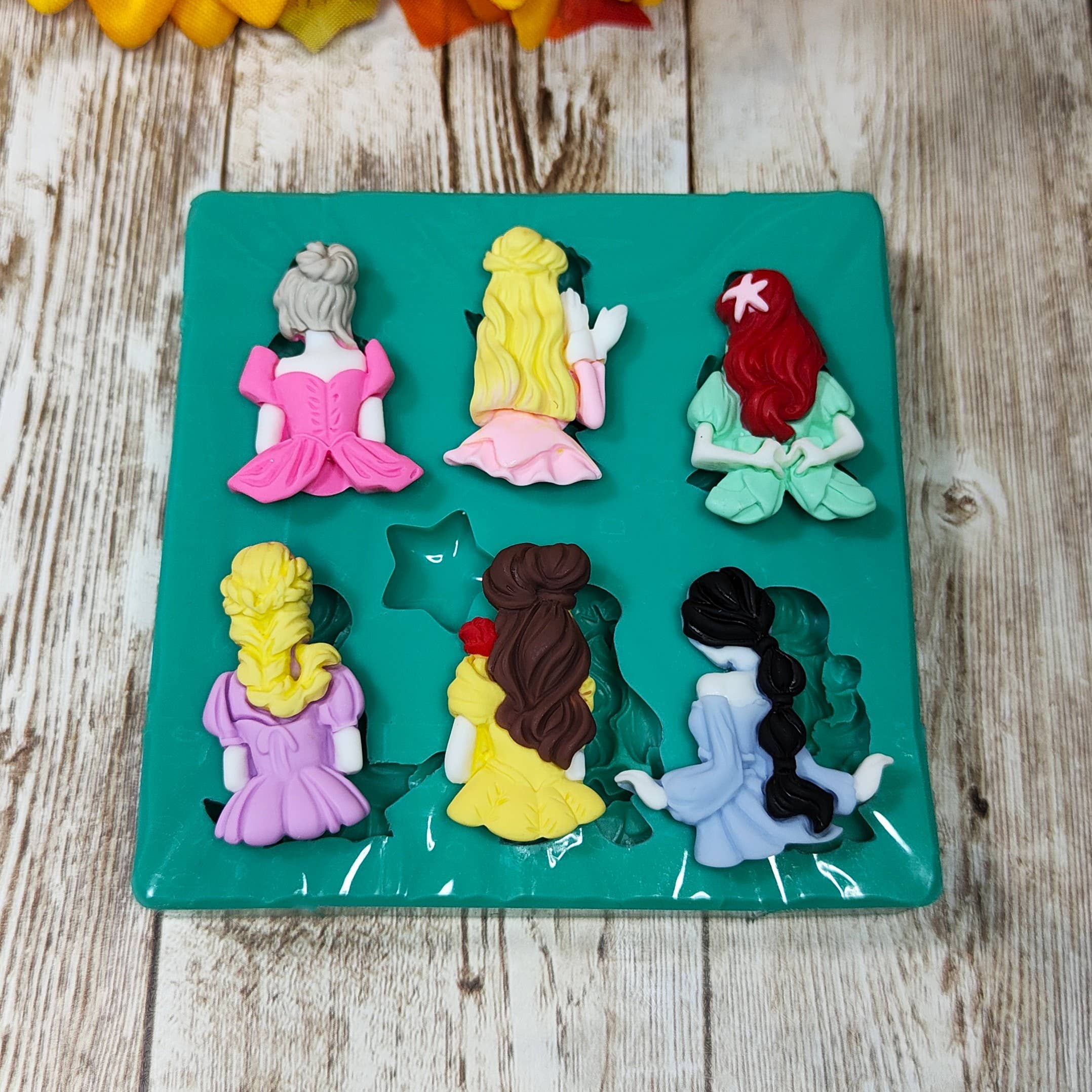 Serena Creazione di Serena Stampone – wholesale DIY-pysselkit – Princessformar i silikon, 6 delar, 3 cm för resin och gips1