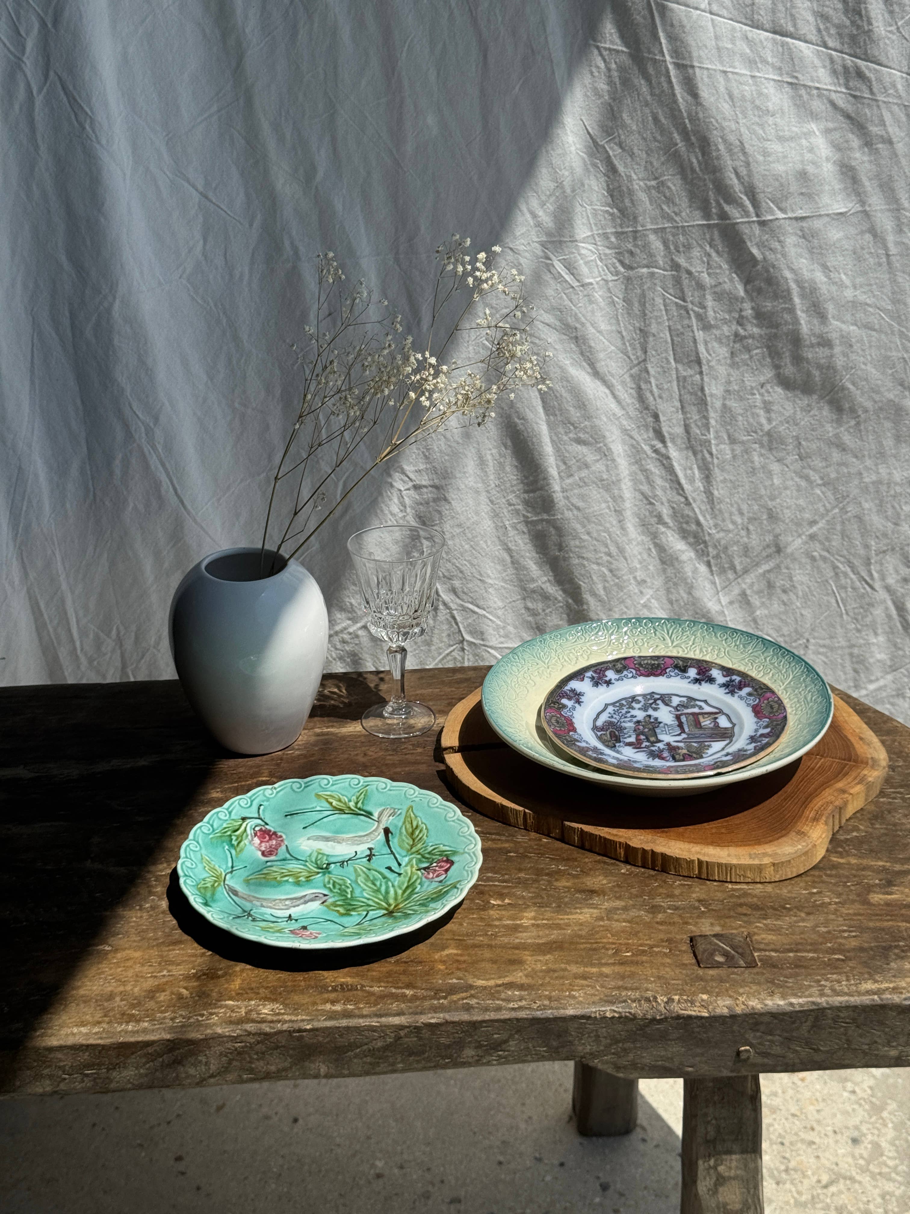 Office Objets - Wholesale Dinner Plate - 1850 Canton plate depicting a garden scene1