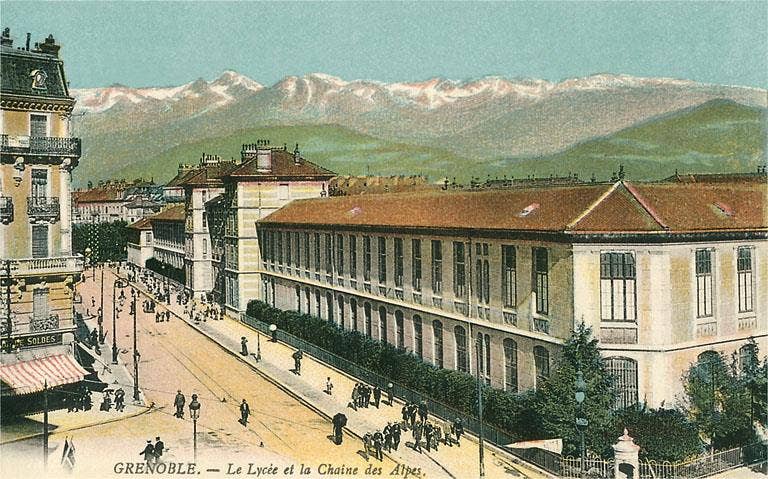 Found Image Press - Wholesale Postcard - Postcard MF-373 Grenoble, France, with View of Alps0