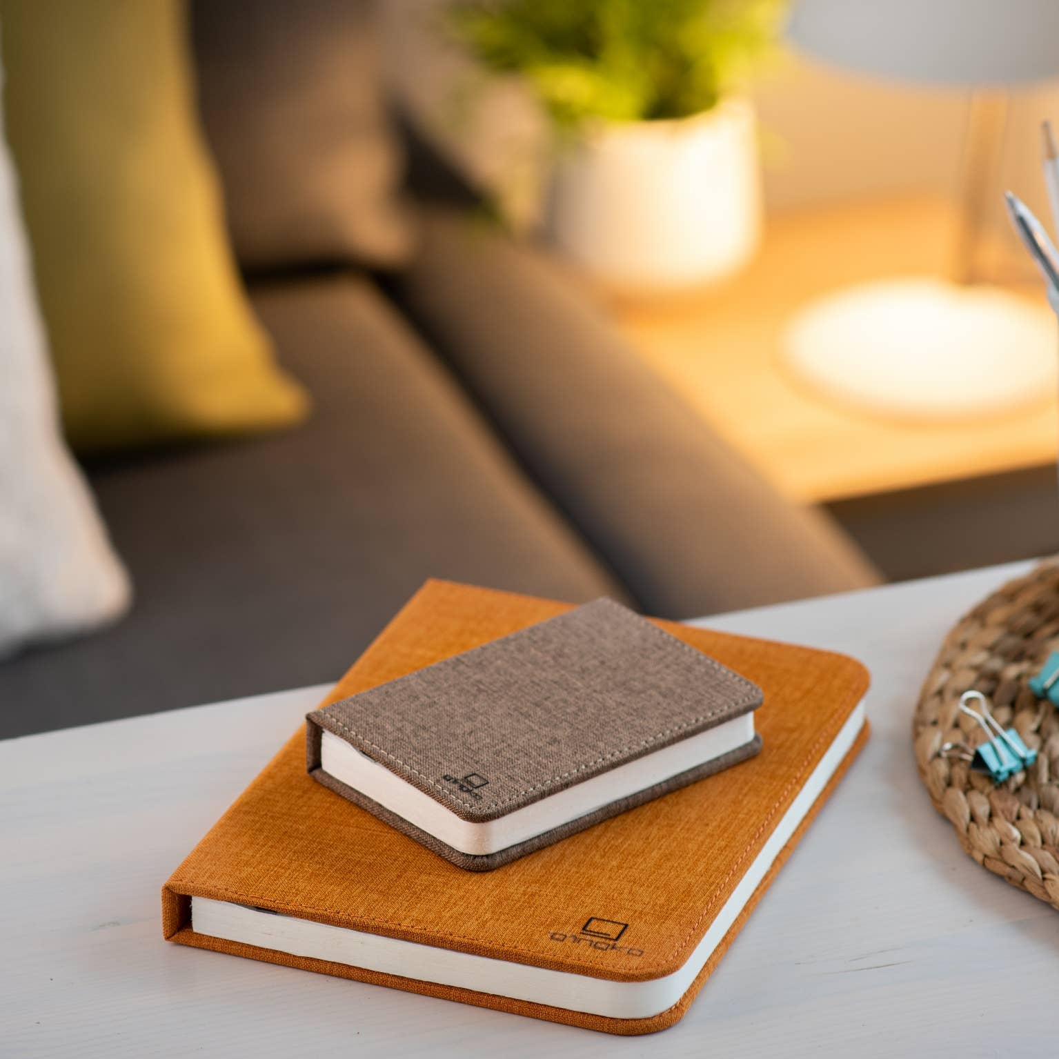 Gingko Design – wholesale Booklight – Linen Fabric Smart Book Light16