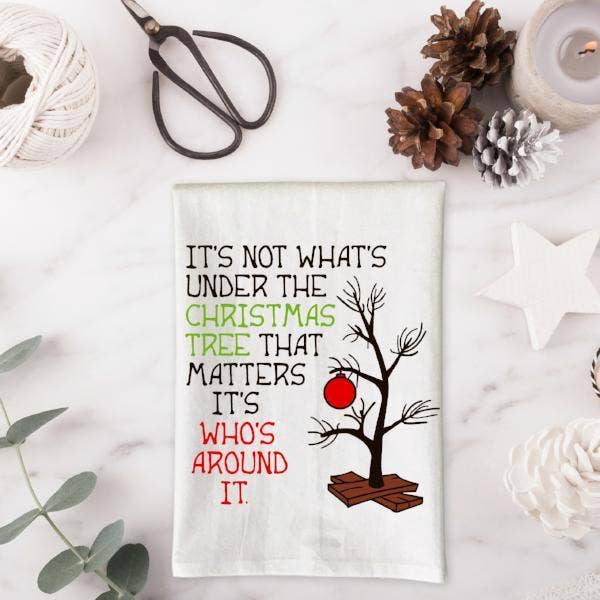 Det är inte vad som är under julgranen som betyder något för wholesale av Love You a Latte Shop