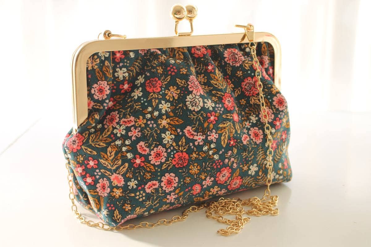 Sabrina Trefle - Wholesale Messenger Bag - Women's - Emma retro bag in green velvet