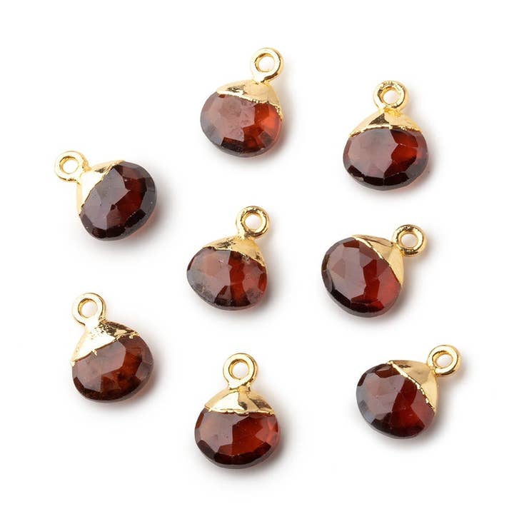 Cœur facetté en grenat hessonite à feuilles d'or de 8 mm, 1 perle focale pour la vente par Beads of Cambay