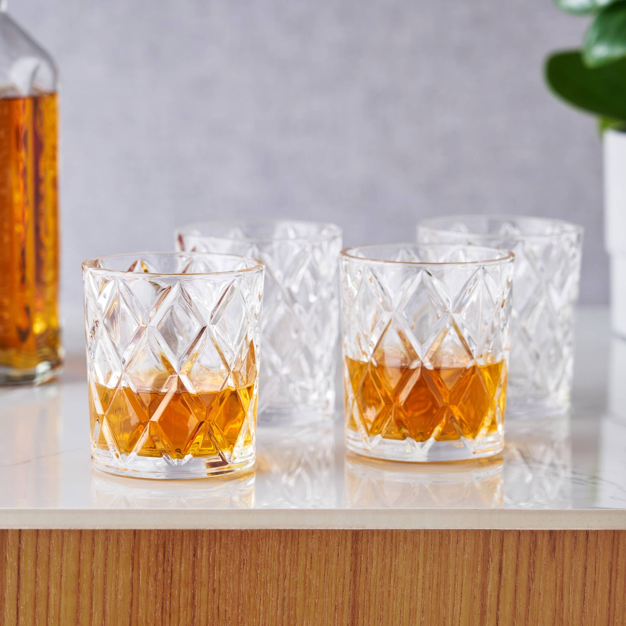TRUE - Wholesale Cocktail/Liquor Glass - Diamond Faceted Crystal Whiskey Glasses Set of 42