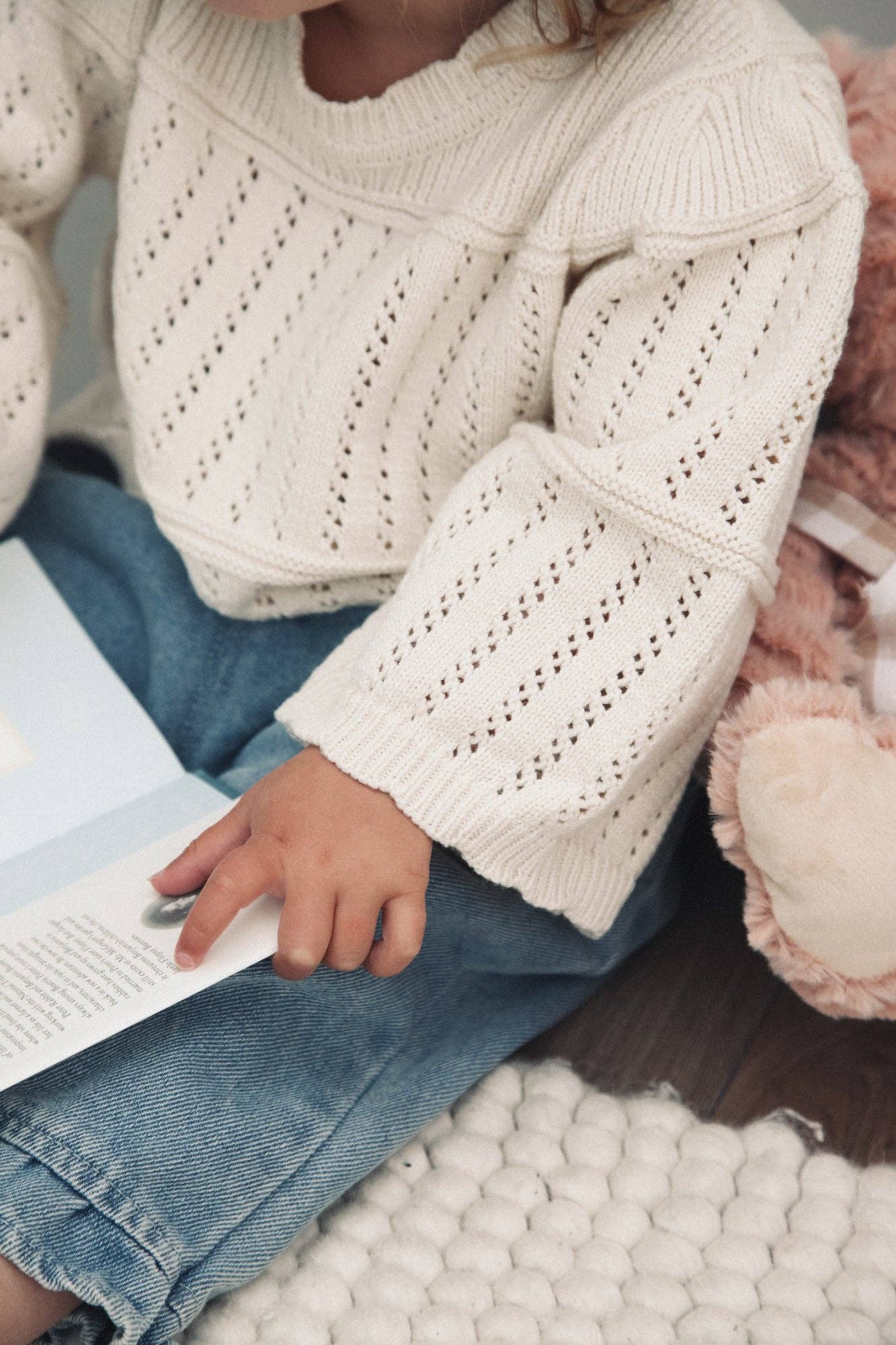 Minnie & Monty – wholesale Knitted jumper – Kids – Cream Cotton Flare Sleeve Knit Jumper3