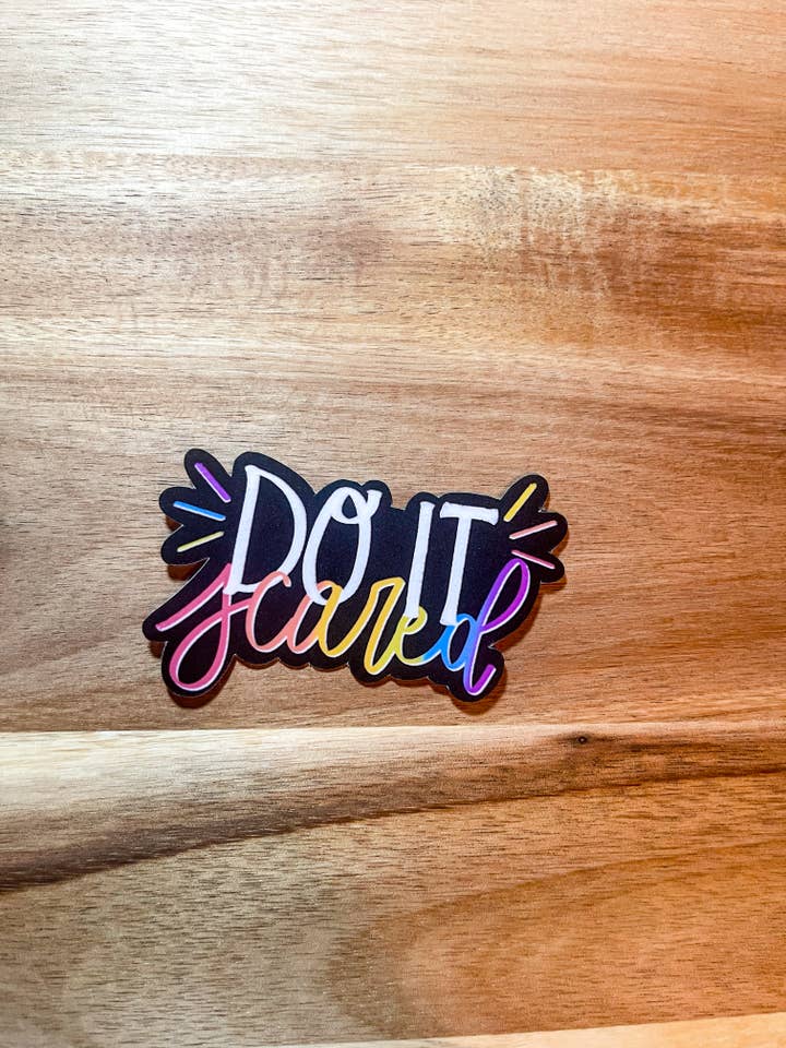 Gør det bange klistermærke for engroshandel hos Sharp Thoughtlings