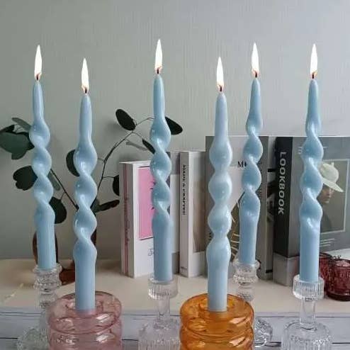 Bougies de Noël en spirale effilées faites à la main bleues de 10 pouces, paquet de 2 pour la vente par Candles Meta