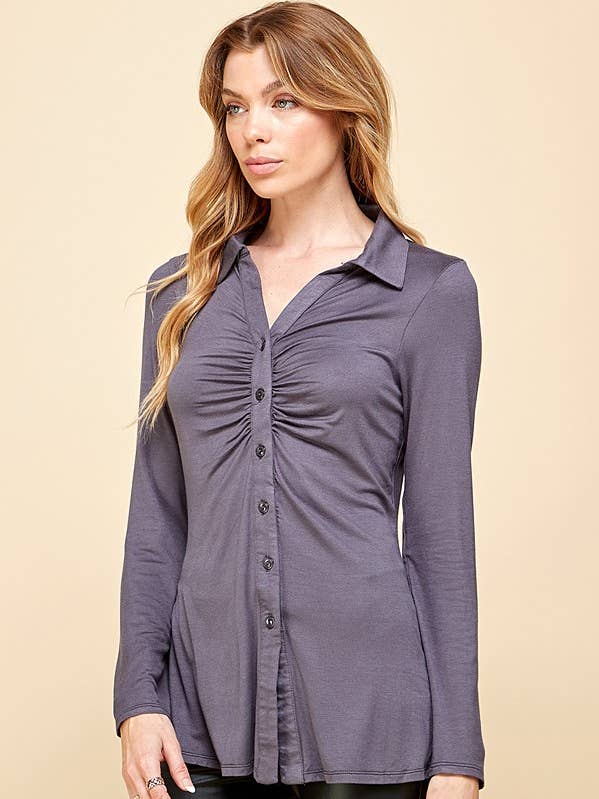 ST4064P - HAUT BOUTONNÉ À COL EN V UNI DE GRANDE TAILLE ET À MANCHES ÉVASÉES pour la vente par Shopin LA